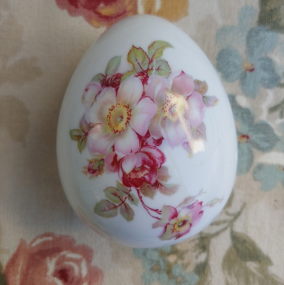 Vintage Gerold Porzellan Floral Egg Porcelain Trinket Box 3.5" X 2.5"
